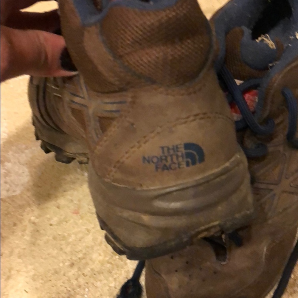 North face hedgehog jr. hiking shoes 🥾 3.5 - Picture 5 of 5